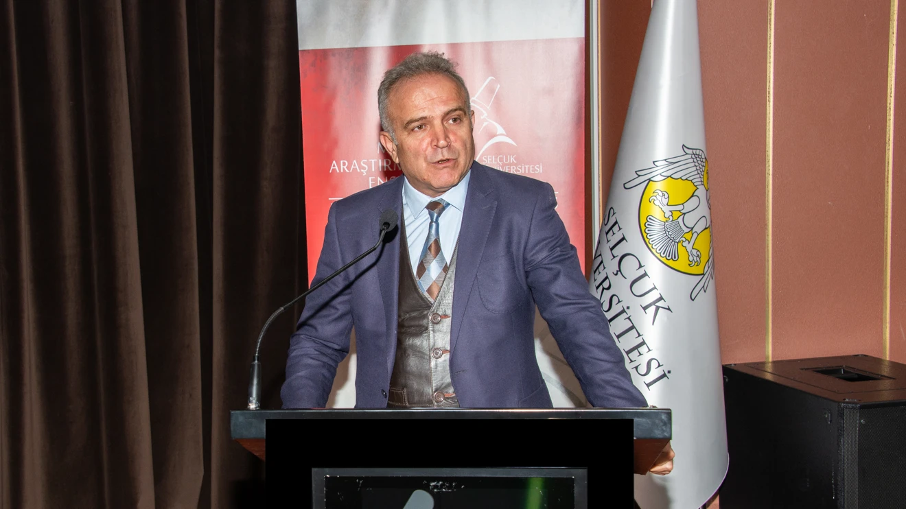 “İletişimde Mevlana Perspektifi” konulu panel gerçekleştirildi